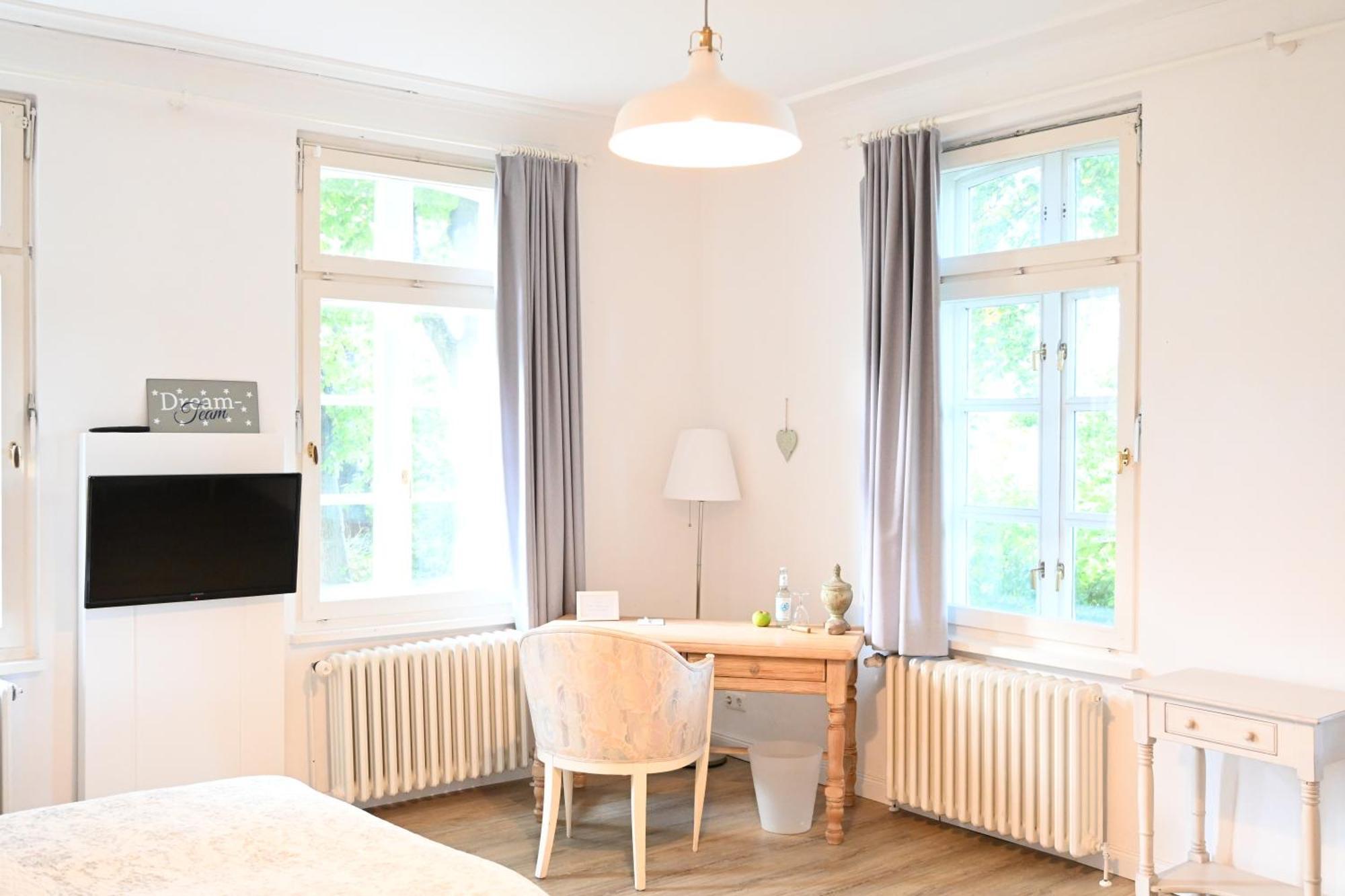 Landsitzhotel Und Seminarium Peterhof Hodorf ภายนอก รูปภาพ